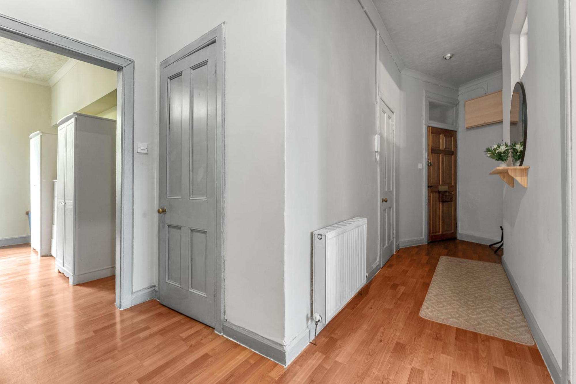 Central, Cozy 2br-1ba-haymarket - With Parking