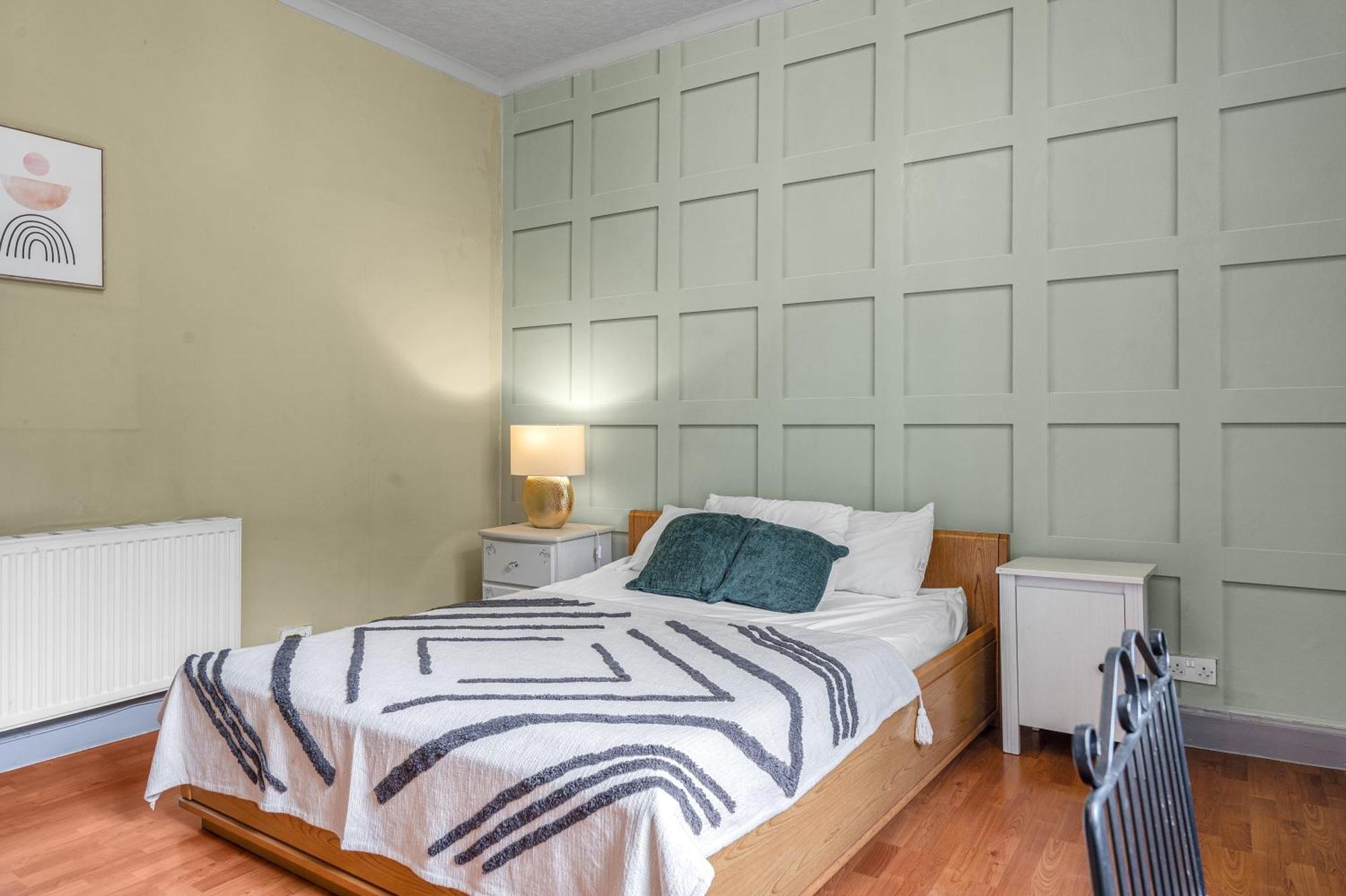 Central, Cozy 2br-1ba-haymarket - With Parking Apartment Edinburgh