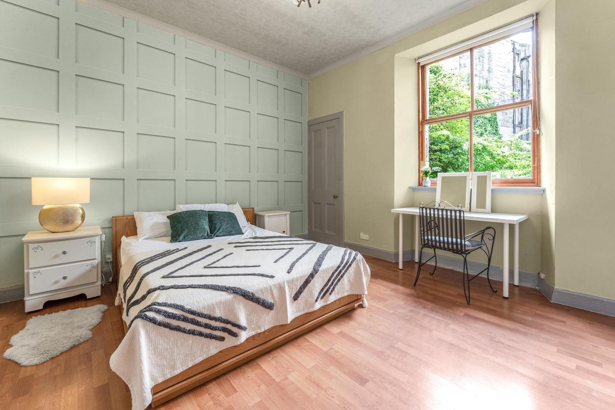 Apartment Central, Cozy 2br-1ba-haymarket - With Parking Edinburgh