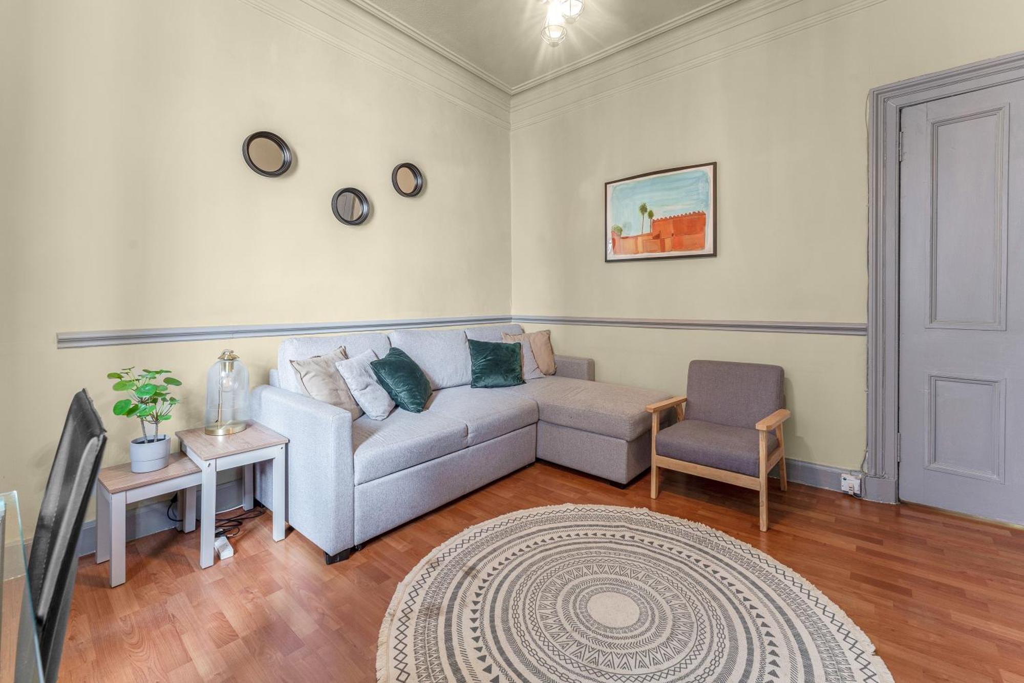 Central, Cozy 2br-1ba-haymarket - With Parking Apartment *